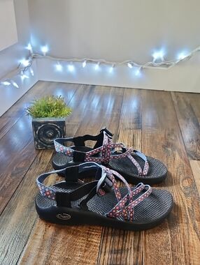 Chaco Outdoor Hiking Water Women's Blue Sandals with Pink Floral Webbing...